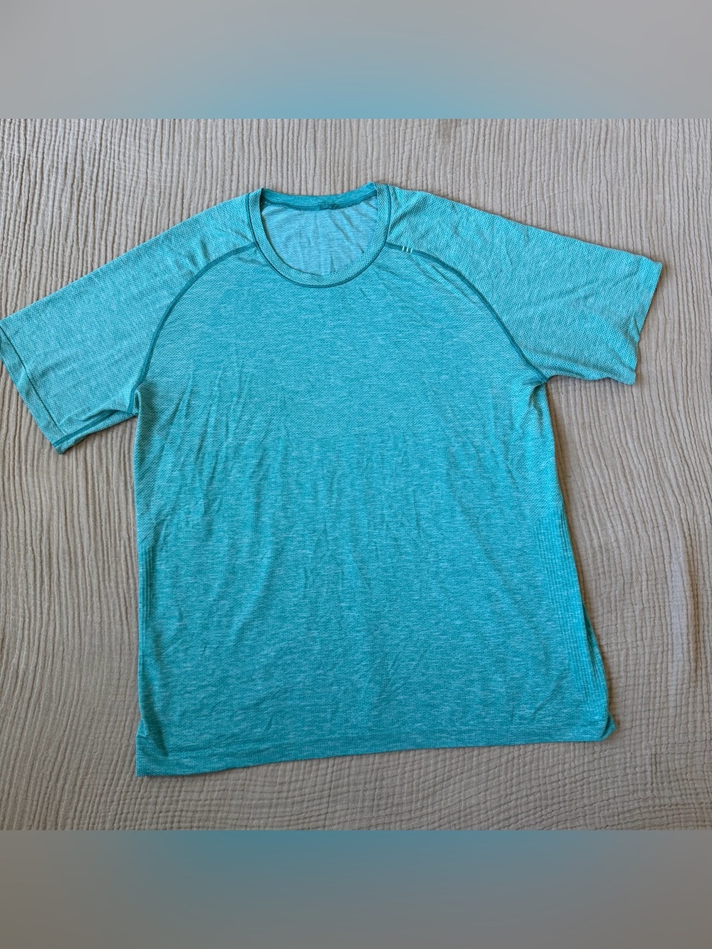 Men’s lululemon t shirt